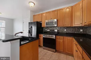 15522 John Diskin Cir, Woodbridge, VA 22191 - Photo 17