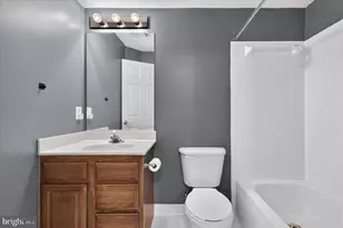 13927 Rutgers Ct, Woodbridge, VA 22193 - Photo 35