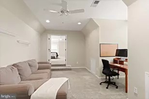 9233 Falling Water Dr, Bristow, VA 20136 - Photo 29