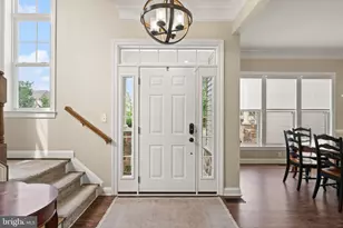 9233 Falling Water Dr, Bristow, VA 20136 - Photo 5