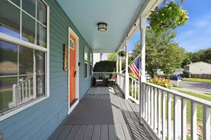 5633 Roundtree Dr, Woodbridge, VA 22193 - Photo 3