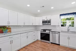 5633 Roundtree Dr, Woodbridge, VA 22193 - Photo 5