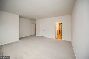 7461 Brunson Cir, Gainesville, VA 20155 - Photo 17