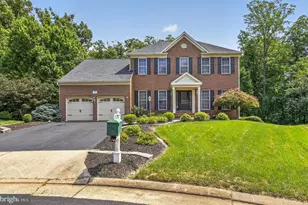 8121 Willingboro Ct, Gainesville, VA 20155 - Photo 1