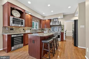 8121 Willingboro Ct, Gainesville, VA 20155 - Photo 21