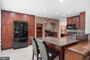8110 Whitting Dr, Manassas, VA 20112 - Photo 15