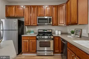 15823 Bobolink Dr, Woodbridge, VA 22191 - Photo 5
