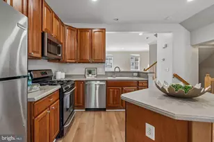 15823 Bobolink Dr, Woodbridge, VA 22191 - Photo 7