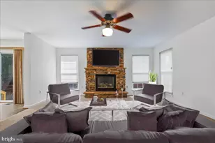 8737 Hackney Dr, Bristow, VA 20136 - Photo 19