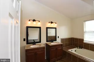 7953 Coachcrest Ct, Manassas, VA 20109 - Photo 27