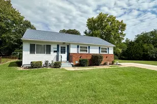 1406 Hylton Ave, Woodbridge, VA 22191 - Photo 3