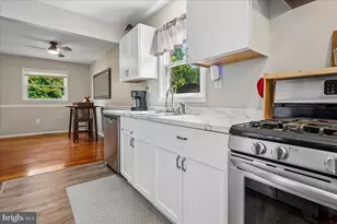 3637 Freemont Pl, Woodbridge, VA 22193 - Photo 9