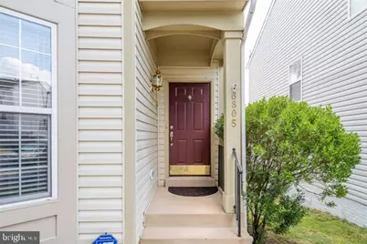 6805 Hollow Glen Court, Gainesville, VA 20155 - Photo 15
