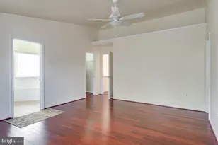 6805 Hollow Glen Ct, Gainesville, VA 20155 - Photo 21