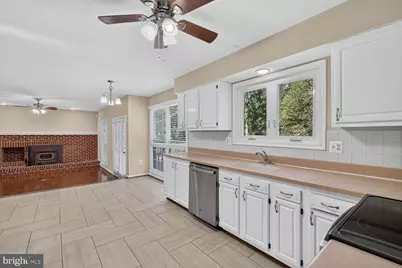 8219 Crackling Fire Drive, Gainesville, VA 20155 - Photo 9