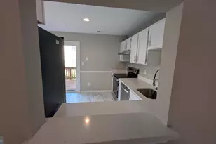16303 Taconic Cir, Dumfries, VA 22025 - Photo 11