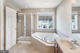 15657 William Bayliss Ct, Woodbridge, VA 22191 - Photo 23