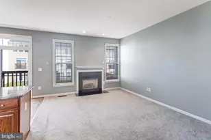 15657 William Bayliss Ct, Woodbridge, VA 22191 - Photo 11