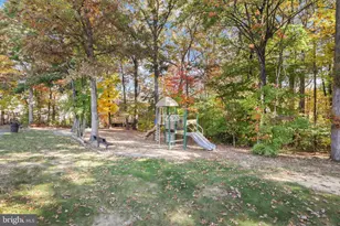 2825 Chablis Cir, Woodbridge, VA 22192 - Photo 31