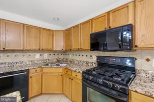 14039 Sable Ct, Woodbridge, VA 22193 - Photo 17