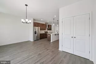 18022 Alicia Ave, Dumfries, VA 22026 - Photo 9