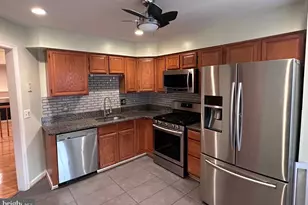 12135 Derriford Ct, Woodbridge, VA 22192 - Photo 3