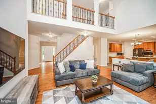 5917 Fincastle Dr, Manassas, VA 20112 - Photo 3