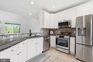 13940 Greendale Dr, Woodbridge, VA 22191 - Photo 11