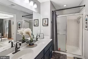 2599 Grayton Ln, Woodbridge, VA 22191 - Photo 15