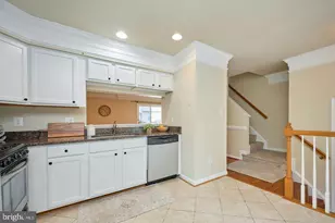 8310 Ewing Pl, Manassas, VA 20109 - Photo 9