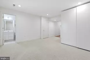 8154 Rainwater Cir, Manassas, VA 20111 - Photo 11