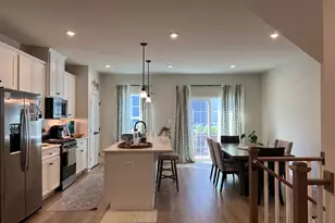 10314 Heritage Trl Ct, Manassas, VA 20109 - Photo 3