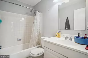 2816 Brier Pond Cir, Woodbridge, VA 22191 - Photo 5