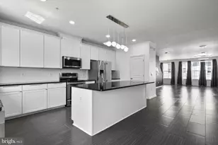 14760 Mason Creek Cir, Woodbridge, VA 22191 - Photo 3