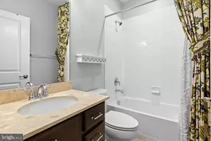 7420 Brunson Cir, Gainesville, VA 20155 - Photo 17