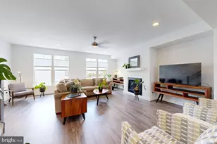 13827 Estuary Pl, Woodbridge, VA 22191 - Photo 3