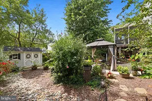 5570 St Charles Dr, Woodbridge, VA 22193 - Photo 47