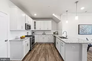 2325 Stephanie Tessa Ln, Woodbridge, VA 22191 - Photo 7