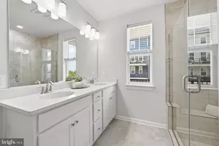 2325 Stephanie Tessa Ln, Woodbridge, VA 22191 - Photo 11