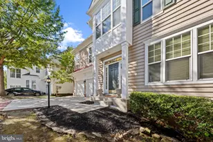 8881 Screech Owl Ct, Gainesville, VA 20155 - Photo 3