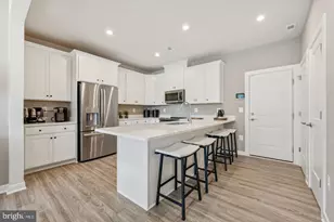 13834 Quartz Ave, Woodbridge, VA 22193 - Photo 3