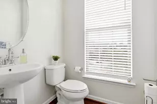 7931 Crescent Park Dr, Gainesville, VA 20155 - Photo 25