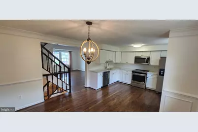 13592 Bentley Circle, Woodbridge, VA 22192 - Photo 5