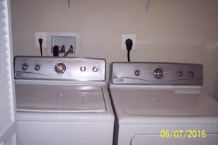 731 Chevington Ct, Woodbridge, VA 22191 - Photo 3