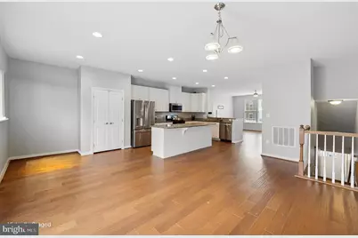 1660 Dorothy Lane, Woodbridge, VA 22191 - Photo 7