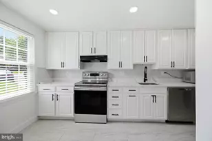 1214 Fox Run Pl, Woodbridge, VA 22191 - Photo 7