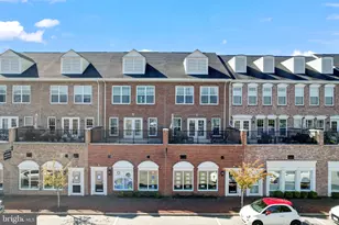 562 Marina Landing Ln, Woodbridge, VA 22191 - Photo 1