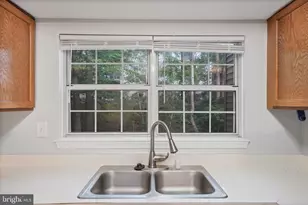 12214 Stevenson Ct, Woodbridge, VA 22192 - Photo 11