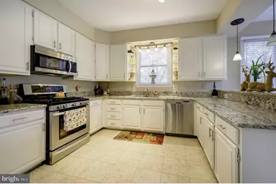 15469 Cagney Court, Woodbridge, VA 22193 - Photo 19