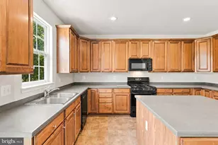 8373 Tenbrook Dr, Gainesville, VA 20156 - Photo 29
